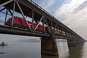 Qiantang River Bridge HXD1D 2016 January.jpg