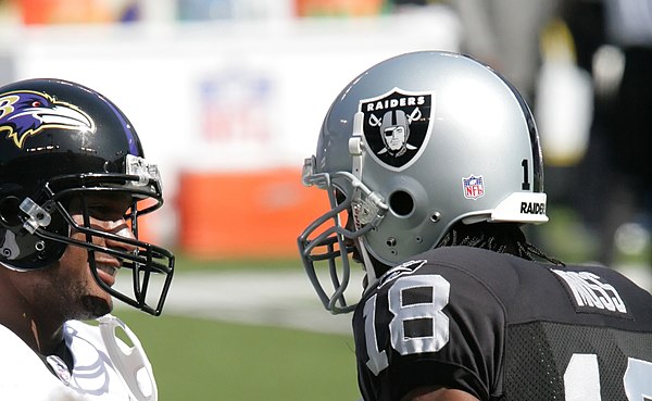 Moss with the Raiders in 2006