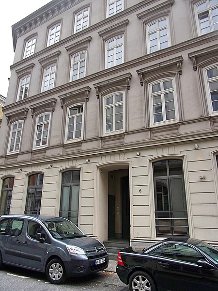 File:Rautenbergstraße 6 in Hamburg-St. Georg.jpg