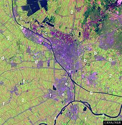Satellite close-up of the Utrecht region showing the Leidse Rijn-Oude Rijn (d).