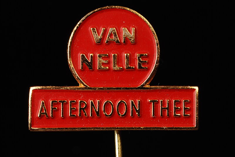 File:Rood speldje van Van Nelle Afternoon Thee, objectnr 88060-16.JPG