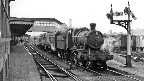 Ross-on-Wye Station, with Hereford - Gloucester train in 1958