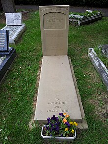 Roy Kinnear's grave in East Sheen Cemetery, London