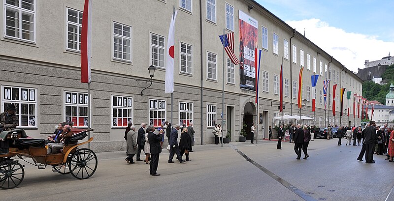 File:Salzburg Universitätsbibliothek 2013.jpg