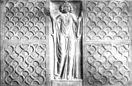 Den heliga Agnes avbildad som orant. Relief från slutet av 300-talet i Sant'Agnese fuori le Mura.