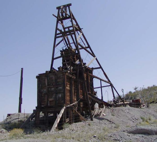 Old mine headframe south of Searchlight