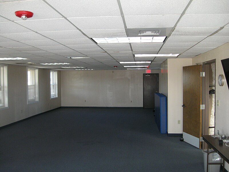 File:Shawnee North Community Center Large room.JPG