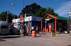 Muzeum Shea's Gas Station Museum.jpg