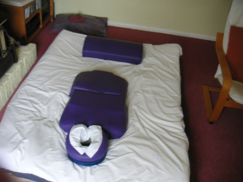 File:Shiatsu massage set-up.jpg