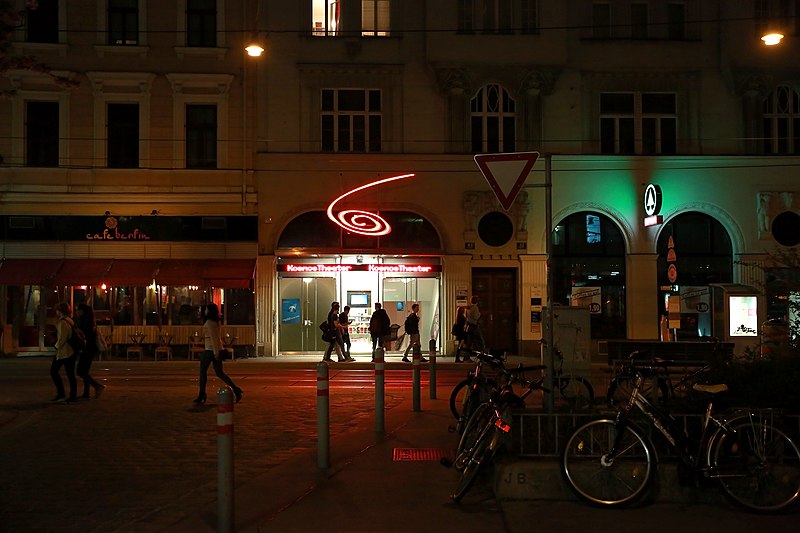 File:Siebensterngasse KosmosTheater Wien 2014.jpg