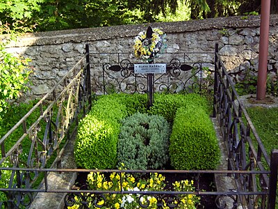 Detall de la tomba de Slava Raškaj