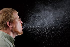 يمكن أن تنتشر الأمراض منقولة بالهواء عن طريق الرذاذ التنفسي المطرود من الفم والأنف.