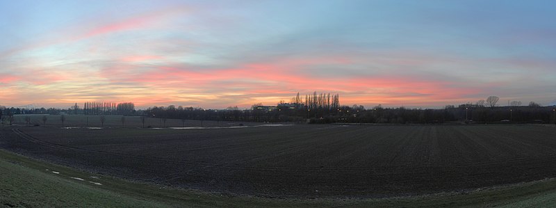 File:Sonnenuntergang Winkelhausen, Blaue Stunde, 2011-01.jpg