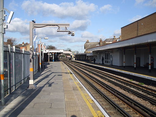 South Woodford stn north