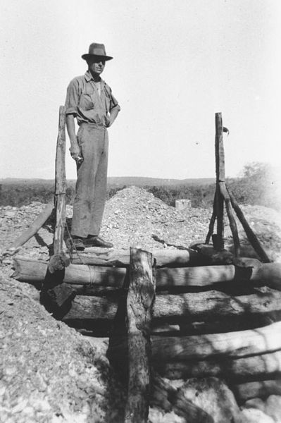 File:StateLibQld 1 111448 Mining pit at Mount Isa, ca. 1931.jpg