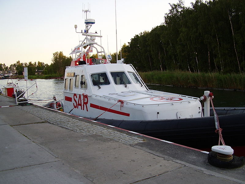 File:Statek Huragan Łeba.JPG