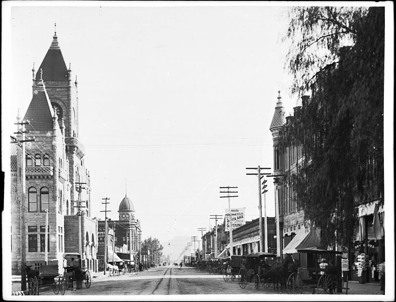 File:Street view in San Bernardino, California, includes courthouse, ca.1905 (CHS-1437).jpg