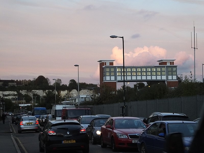 File:Strood station 9004.JPG