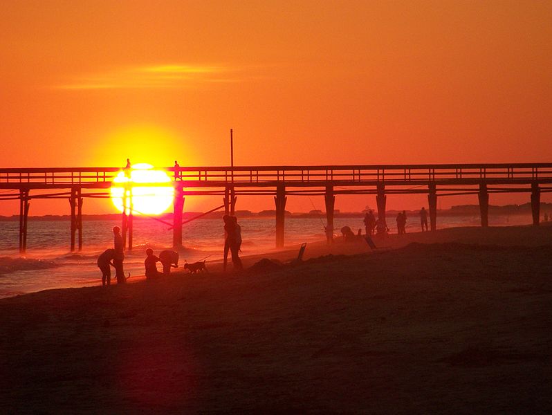 File:Sunset at Holden Beach Pier - panoramio.jpg