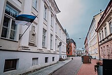 Tartu streets during COVID-19 pandemic, Hugo Treffner Gymnasium.jpg