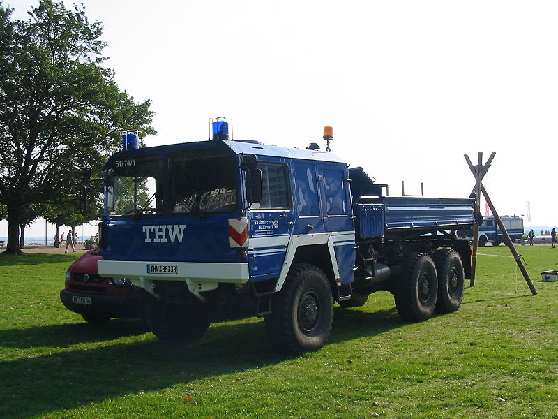 File:Technisches Hilfswerk six-wheel lorry.jpg