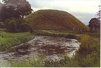 The Bass of Inverurie, the remaining motte of the main castle of the provincial lordship of Garioch The Bass of Inverurie. - geograph.org.uk - 117762.jpg