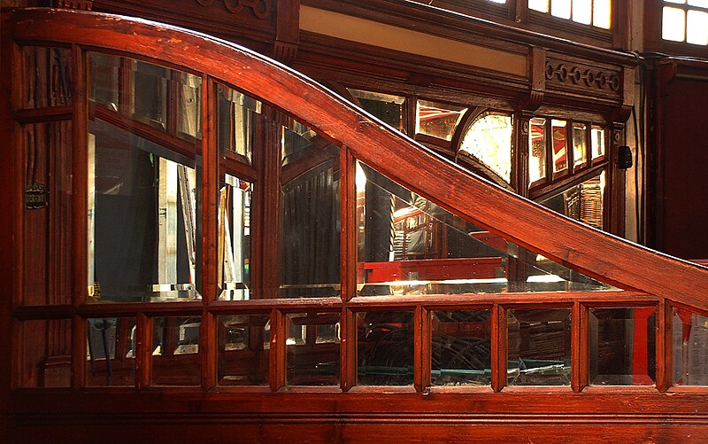 File:The Grand Spiegeltent - Booth Divider.jpg