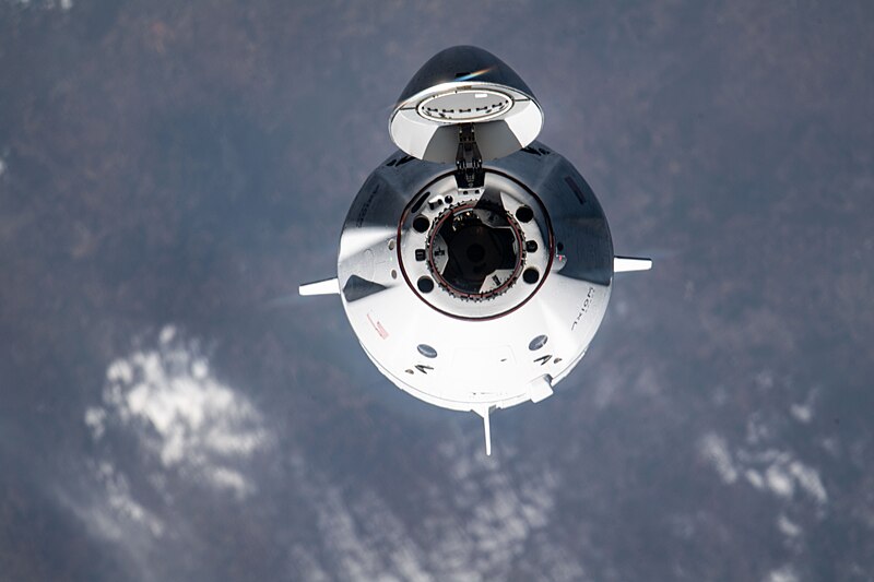 File:The SpaceX Dragon Freedom spacecraft pictured the International Space Station 264 miles (iss070e075419).jpg