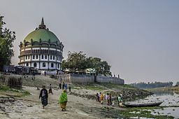 মখদুম শাহদৌলার মাজার এবং হুরাসাগর নদী