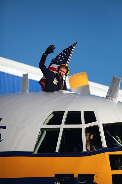 File:Toys for Tots, Blue Angels help save Christmas for Hurricane Sandy affected children 121203-M-KH795-507.jpg