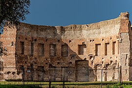 Les thermes de Trajan au-dessus des vestiges de la domus aurea.