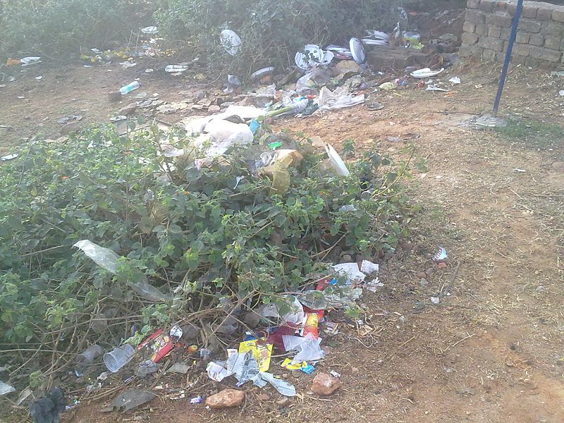 File:Trash dump in Shikharji.jpg
