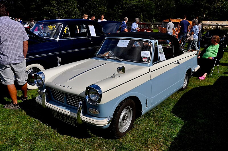 File:Triumph, Herald, Convertible, 1967.jpg