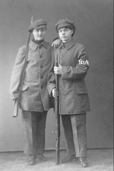 Female Red Guard soldiers during the Finnish Civil War.