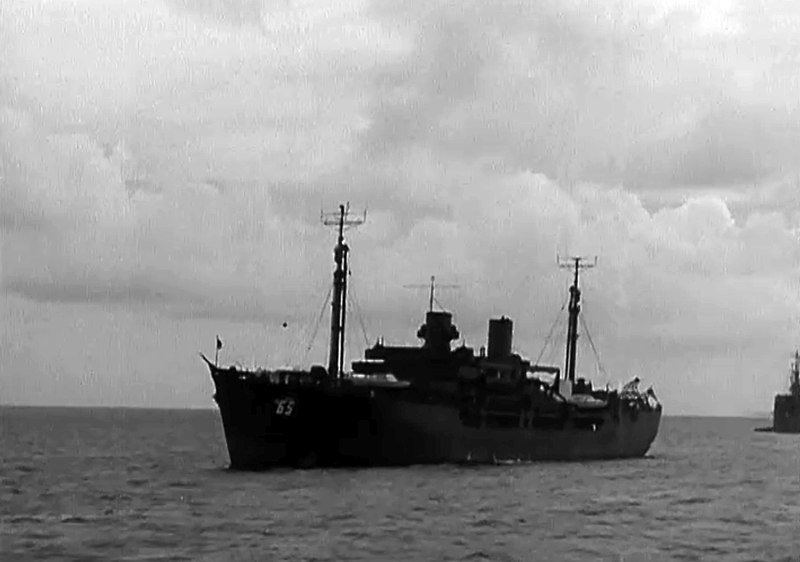 File:USS Briscoe (APA-65) arriving at Bikini Atoll, circa in late May 1946 (80890).jpg