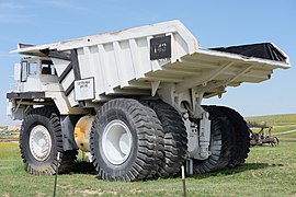 Unit Rig Lectra haul truck 143 at Wright Centennial Museum