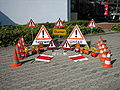 Erilaisia varoitusmerkkejä Saksassa.