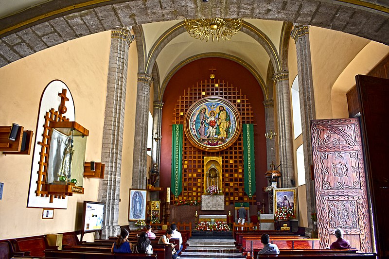 File:Vista interior de la Parroquia de Santa María de Guadalupe.jpg