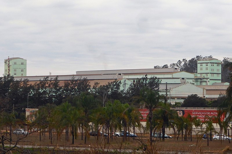 Ficheiro:Vista parcial do núcleo industrial da Usiminas, Ipatinga MG.JPG