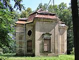 English: Mausoleum in Książ. Polski: Mauuoleum przy zamku Książ.