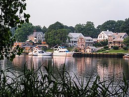 Boats and waterfront homes in Warwick