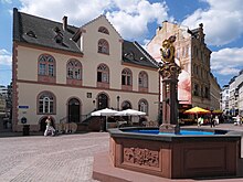 Der Marktbrunnen von 1753 vor dem Alten Rathaus