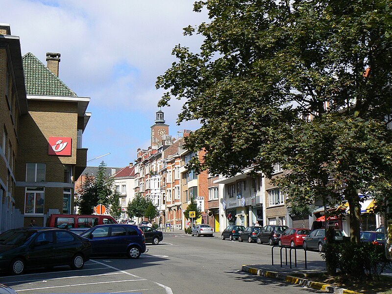 File:Woluwe-Saint-Pierre avenue-Charles-Thielemans 01.jpg