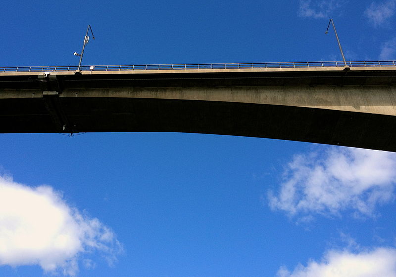 File:Ölandsbron underifrån.jpg