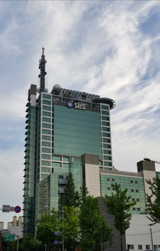<span class="mw-page-title-main">Seoul Broadcasting System</span> South Korean television and radio network