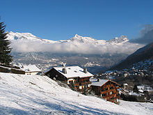 Panorama de la vallée vu depuis la rue du Mont-Joly.