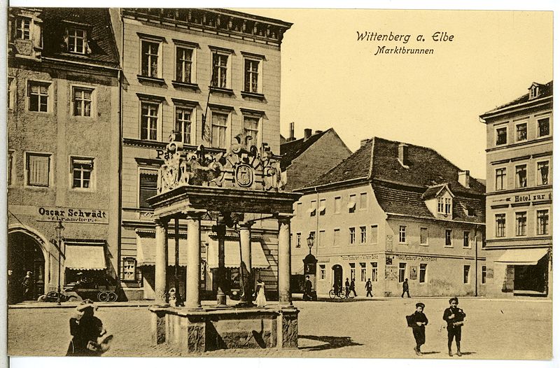 File:12956-Wittenberg-1911-unterer Marktbrunnen Markt und Marktbunnen-Brück & Sohn Kunstverlag.jpg