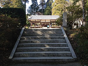 境内参道（鳥居内）