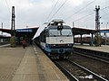 Nástupiště č. 3, 350.018-8 přiváží EC 174 „JAN JESENIUS“ Budapest-Keleti pu – Hamburg-Altona