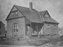 Boynton Public library (1891), named after John Boynton, manufacturer and philanthropist 1891 Templeton public library Massachusetts.png